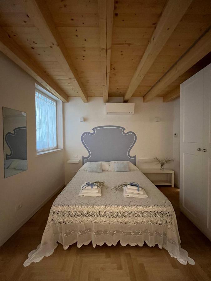 La Piccola Casa Al Lago - Intera Casa Con 3 Camere E 2 Box Salò Kültér fotó