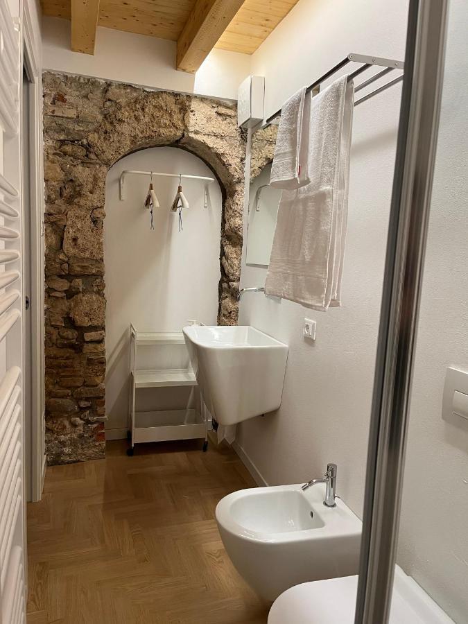 La Piccola Casa Al Lago - Intera Casa Con 3 Camere E 2 Box Salò Kültér fotó