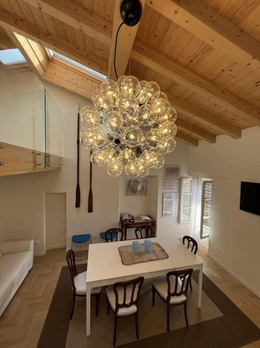 La Piccola Casa Al Lago - Intera Casa Con 3 Camere E 2 Box Salò Kültér fotó