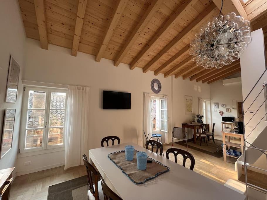 La Piccola Casa Al Lago - Intera Casa Con 3 Camere E 2 Box Salò Kültér fotó