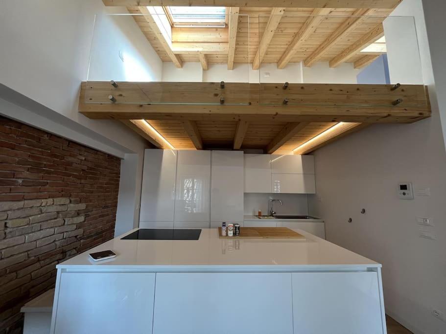 La Piccola Casa Al Lago - Intera Casa Con 3 Camere E 2 Box Salò Kültér fotó