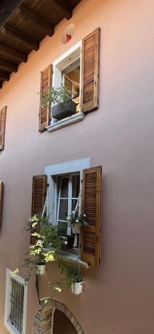 La Piccola Casa Al Lago - Intera Casa Con 3 Camere E 2 Box Salò Kültér fotó
